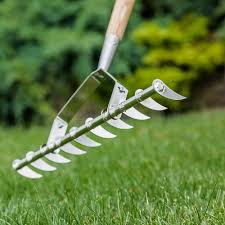 gardener-march-scarifying-rake