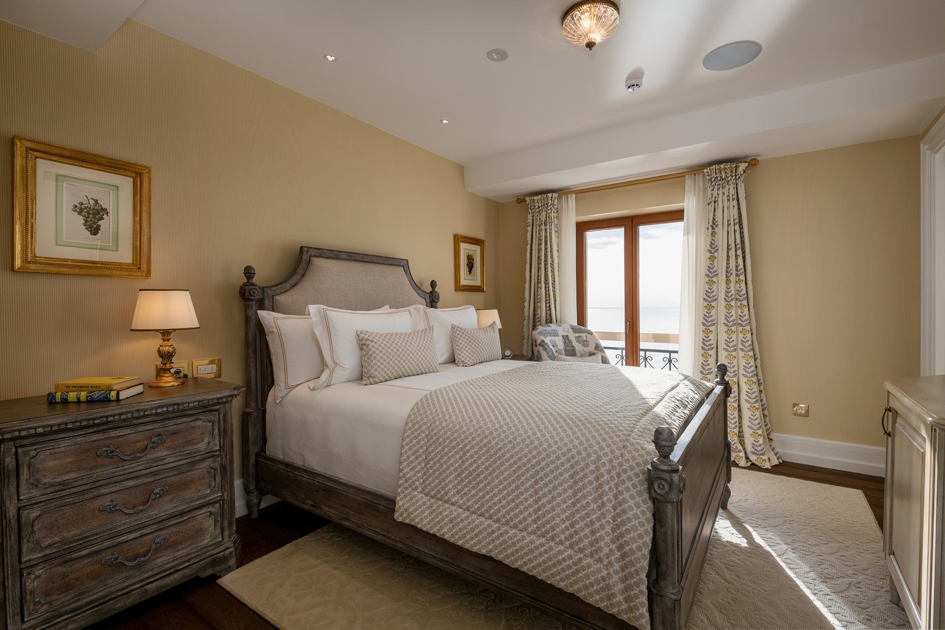 Villa Korta Katarina Suite 302: Golden Light and Gracious Living