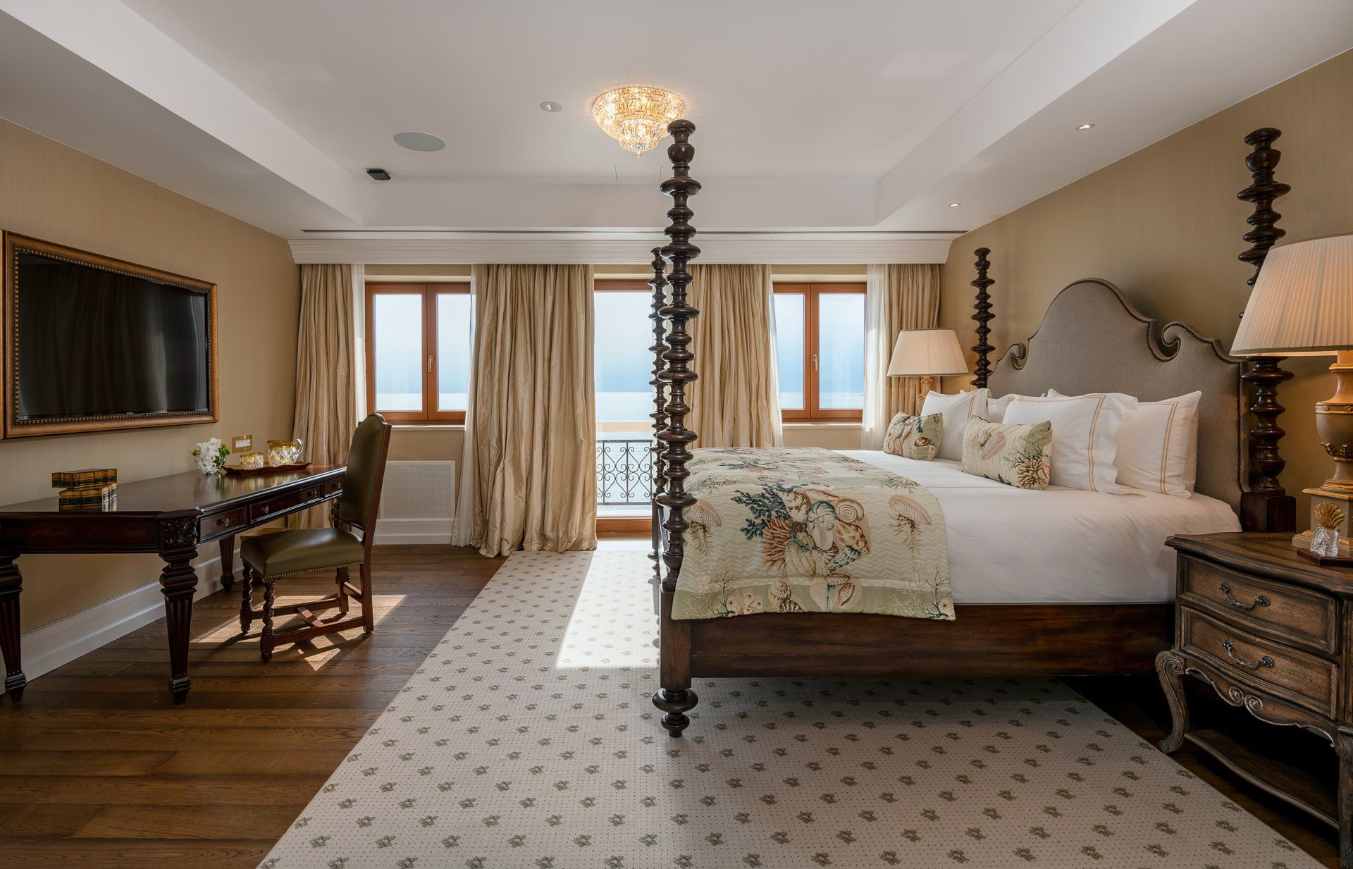 Villa Korta Katarina Suite 103
Coastal Calm with Timeless Detail