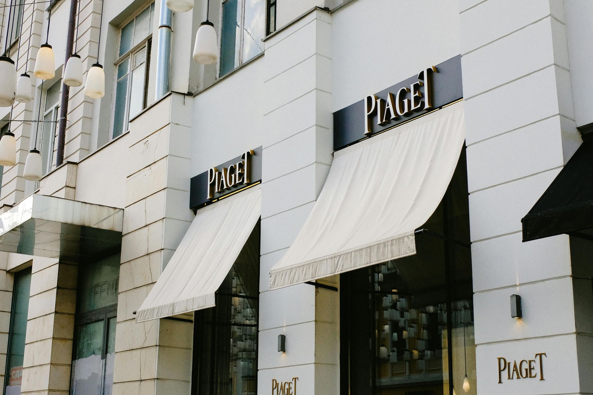 A building with a sign that says piaget on it