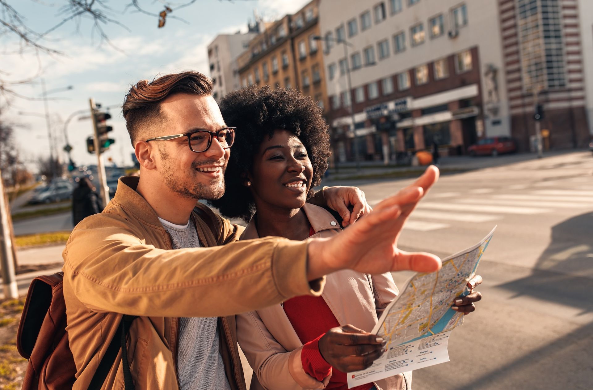Saber frases de direcciones te ayuda a navegar por el centro, Doral y la playa.
