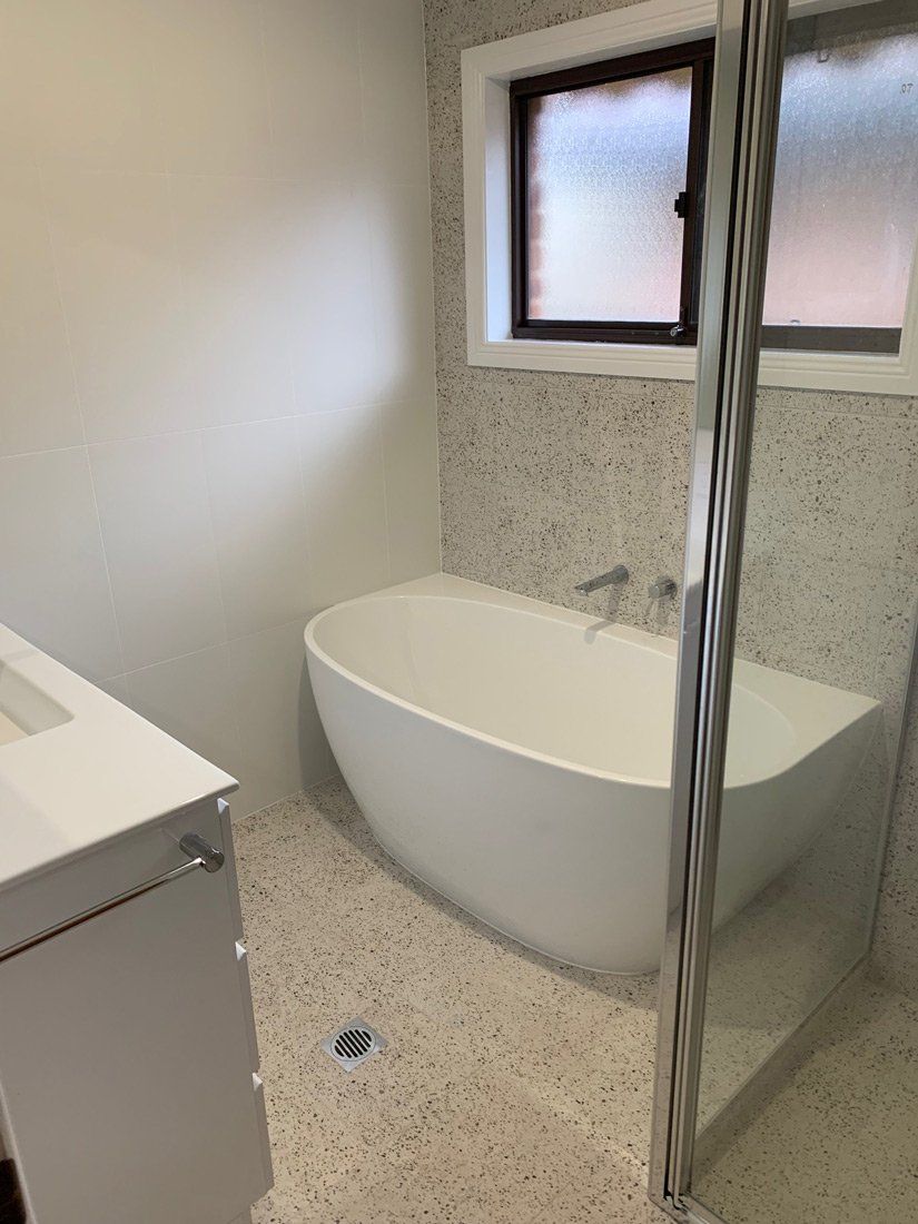 Bathroom Area With Bathtub — Plumber In Dubbo, NSW
