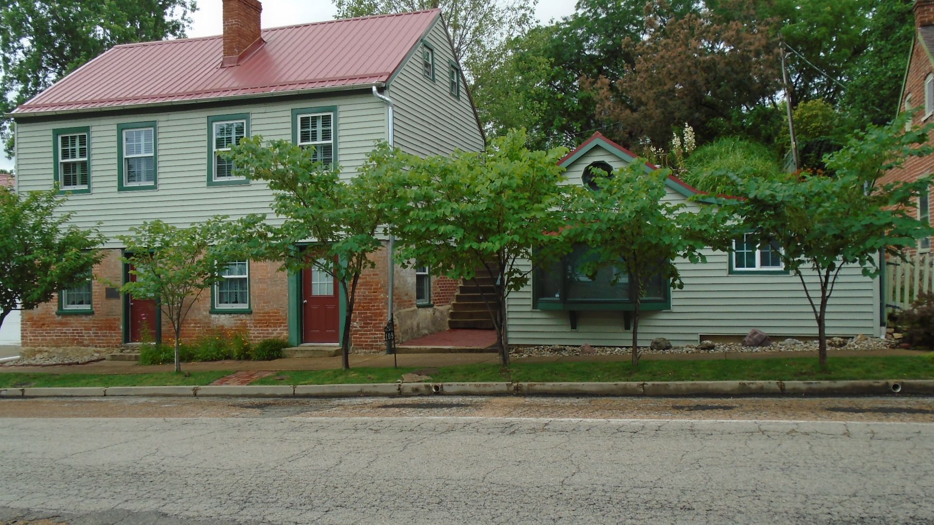Exterior-of-the-cottage