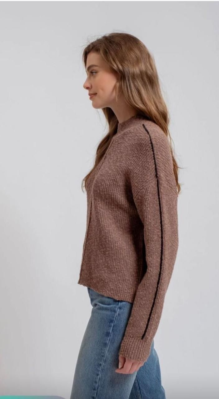 Suéter punto con raya a los costados