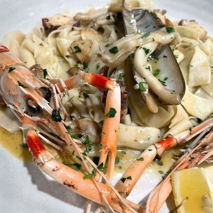Alessio's Linguine Lobster
