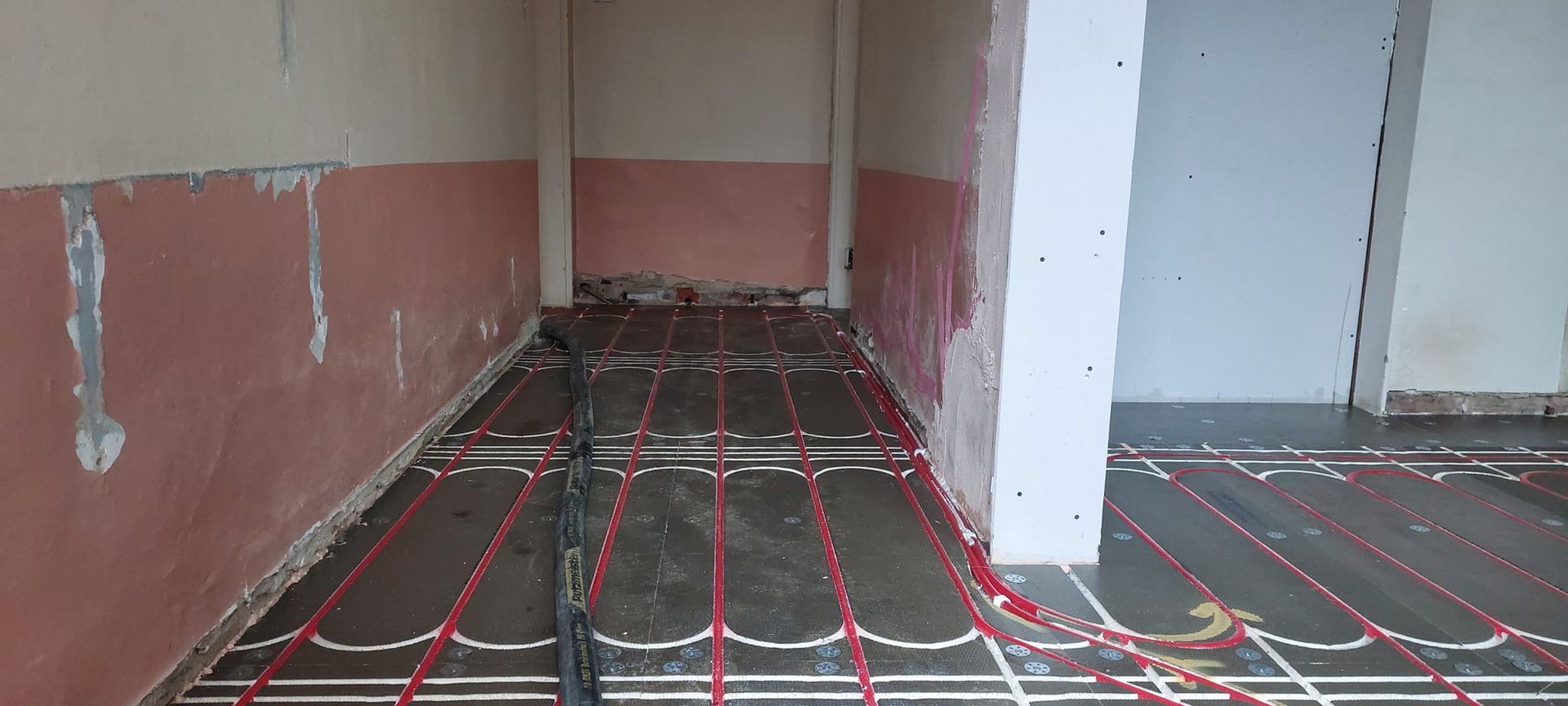 Liquid flow screed preparation, delivery and installation, removing liquid flow screed laitance, pump hire, by JC Flow Screeds in Essex.