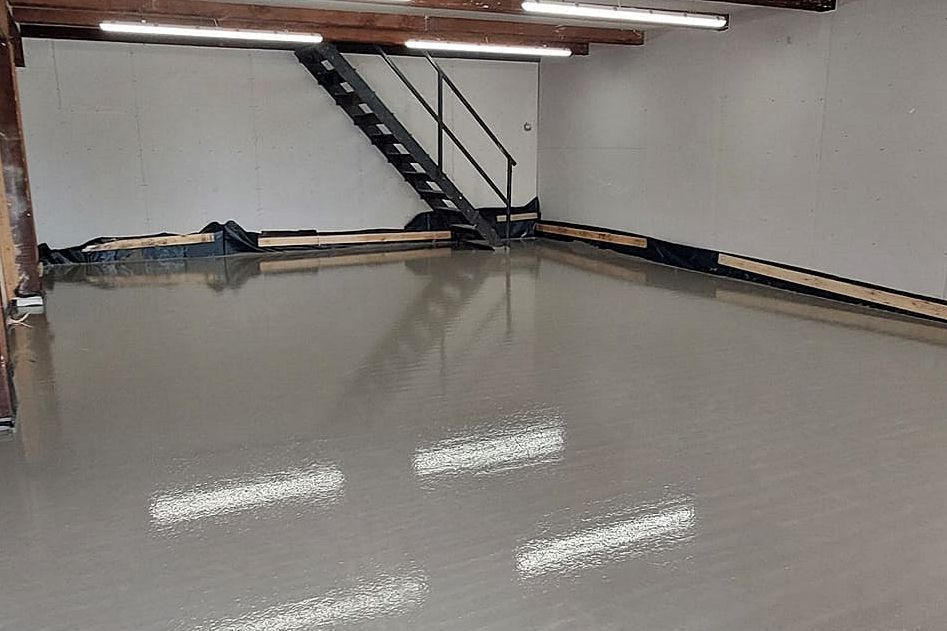 Images of Liquid flow screed preparation, delivery and installation, removing liquid flow screed laitance, pump hire, by JC Flow Screeds.  Covering floors across East Anglia.