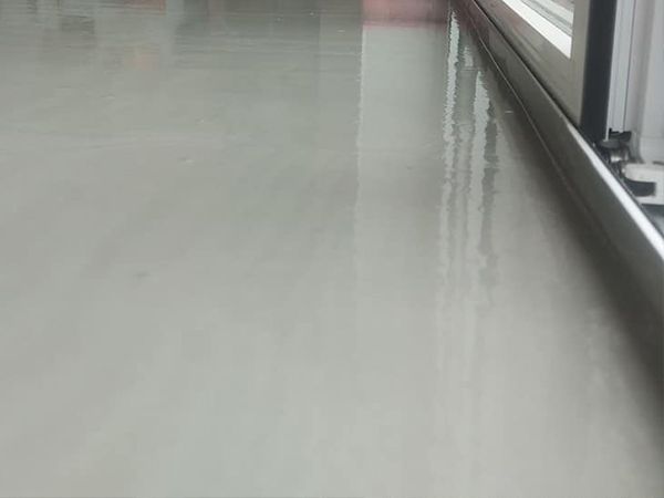 Images of Liquid flow screed preparation, delivery and installation, removing liquid flow screed laitance, pump hire, by JC Flow Screeds. 