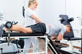 springwood physiotherapy and sports injuries centre physiotherapist or sport doctor with patient