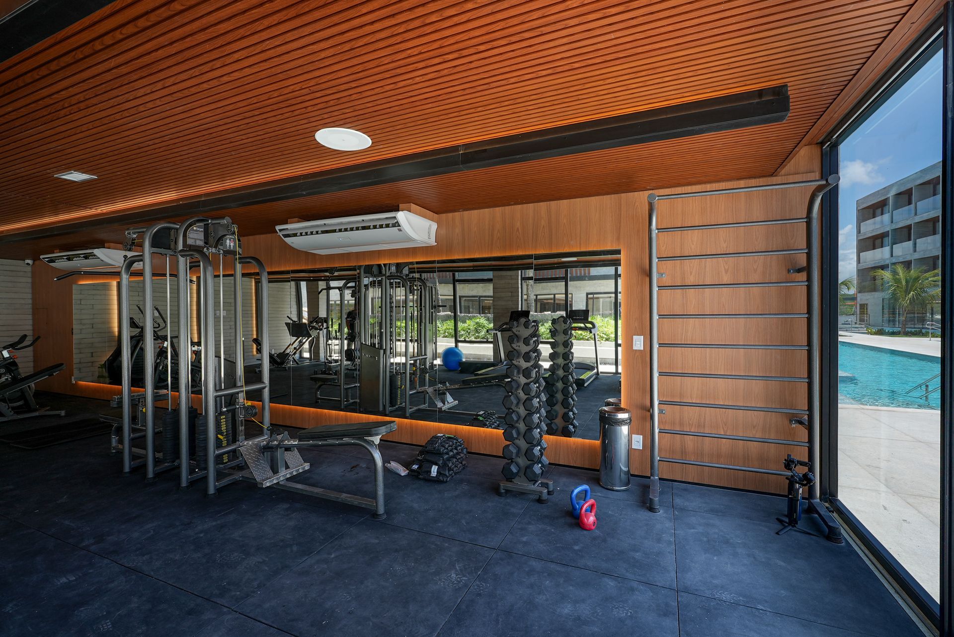 Academia no hotel porto alto resort.