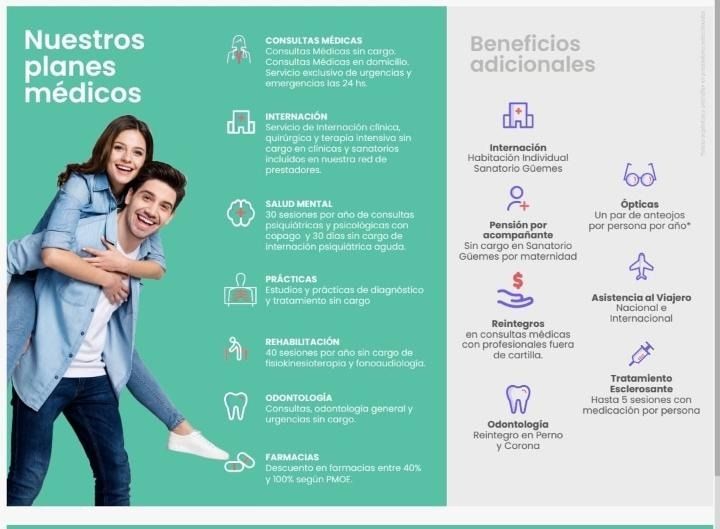 Folleto verde y blanco de planes médicos con una pareja sonriente y lista de beneficios adicionales.