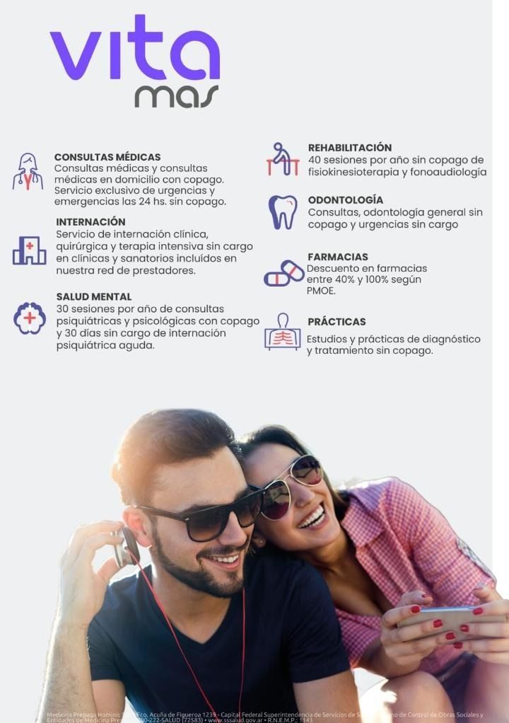 Anuncio del suplemento Vita Max con una pareja sonriente, logotipo morado e iconos de funciones sobre un fondo blanco.