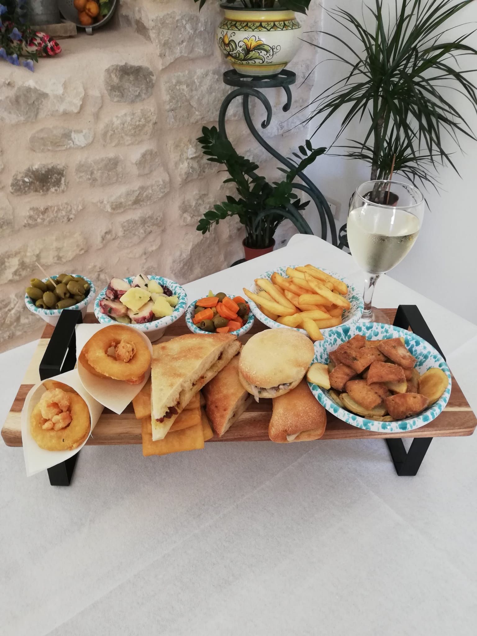 tagliere con specialità locali