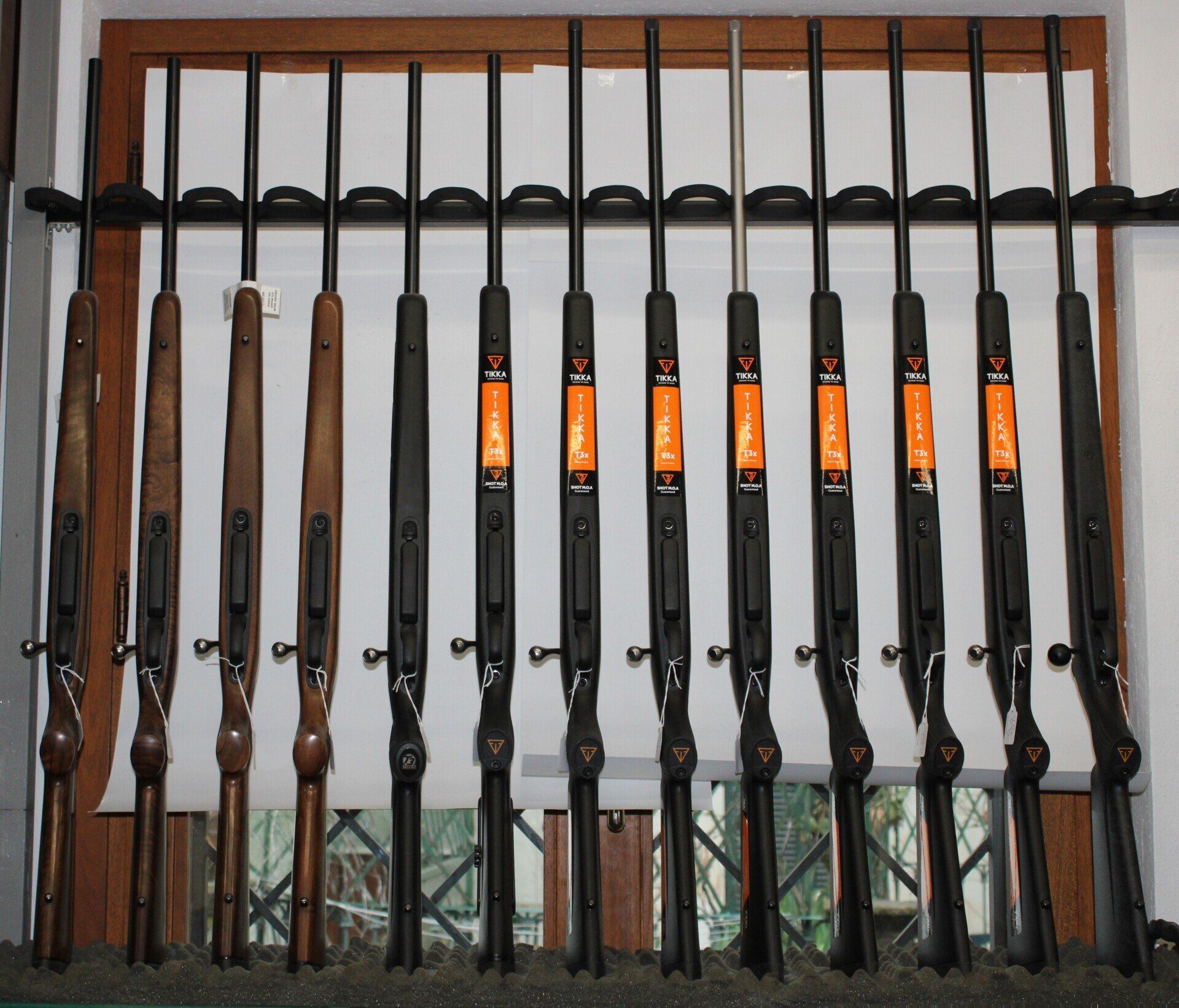 CARABINE TIKKA DIVERSI MOD. E DIVERSI CAL. ARMI NUOVE.