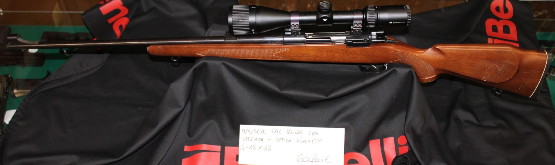Carabina otturatore girevole Mauser calibro 30-06 con Stecker comprensiva di ottica Vortex 4-18x44, prezzo di 600,00€
