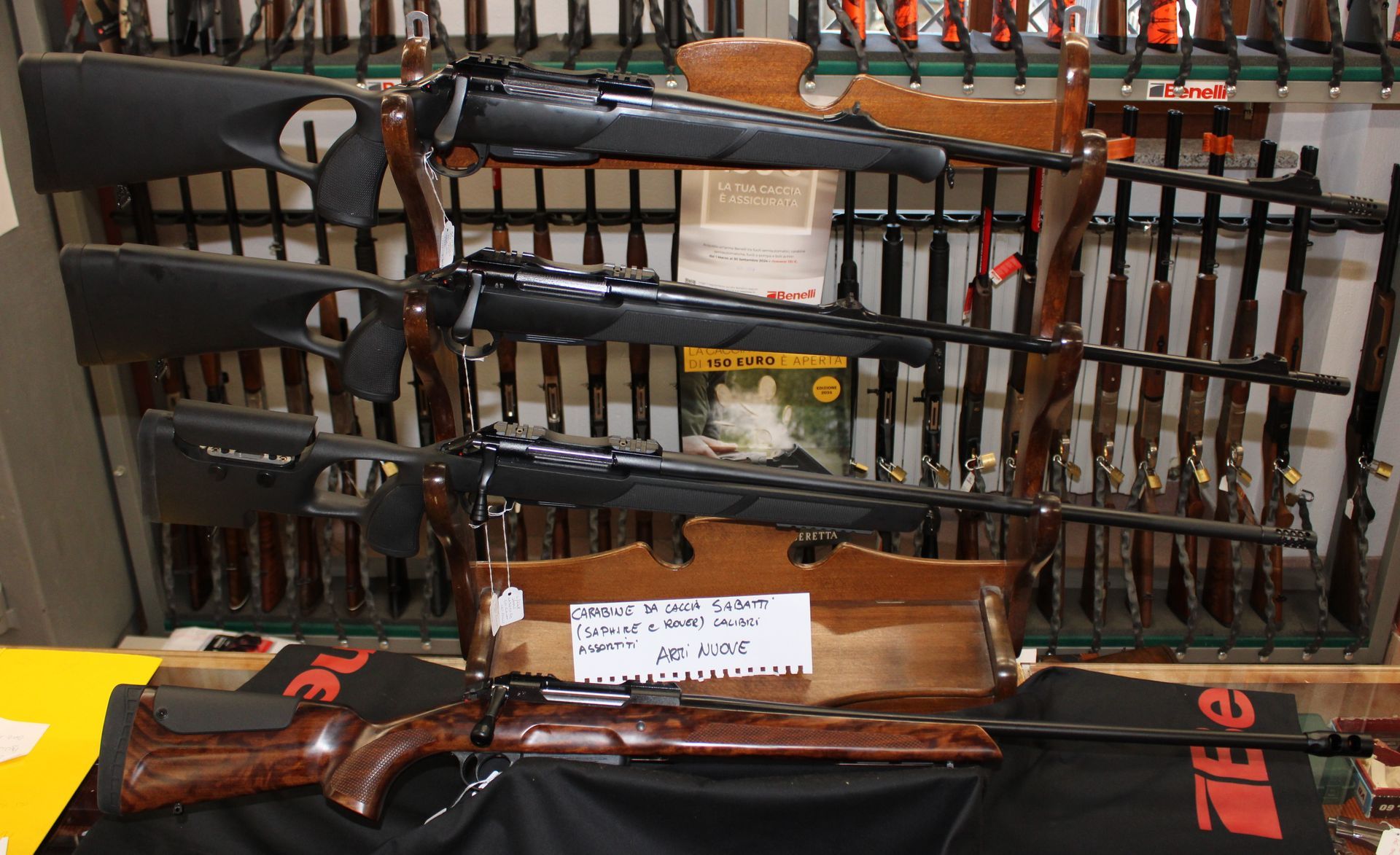 Carabine da caccia Sabatti nei modelli Saphire e Rover in diversi calibri.
Armi nuove.