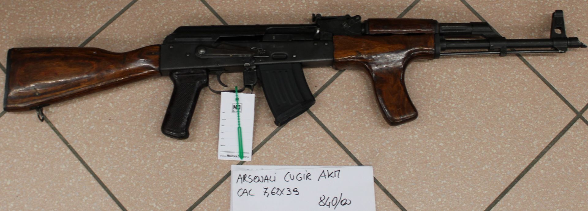 Carabina semiautomatica AKM (arsenali Rumeni Cugir) calibro 7.62x39. Prezzo di 840,00€