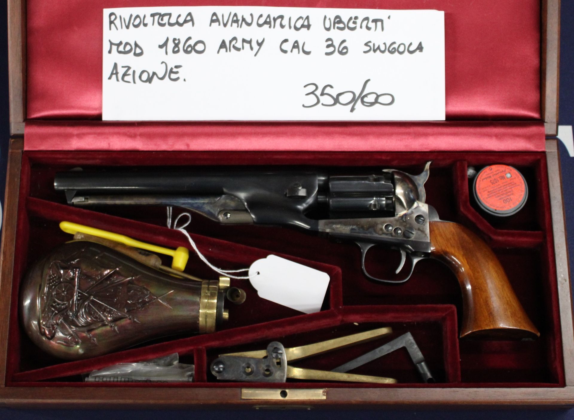 Rivoltella avancarica modello 1860 Army calibro 36 singola azione.
Prezzo di 350,00€