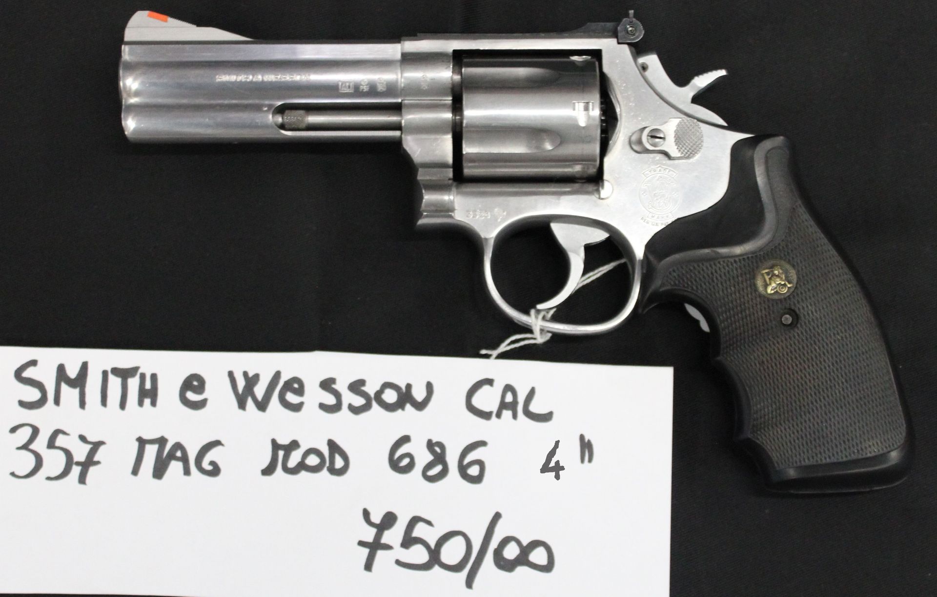 Rivoltella Smith & Wesson calibro 357 Magnum modello 686 da 4