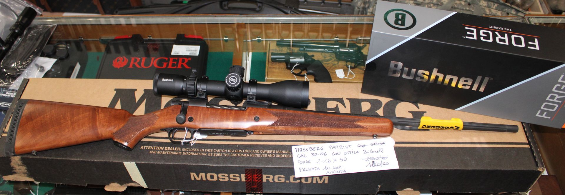 Offertissima Mossberg cal 30-06 con ottica BUSHNELL FORGE 2-16x50, provata con pochi colpi in armeria.
Prezzo di 1200,00 invece di 2080,00€!