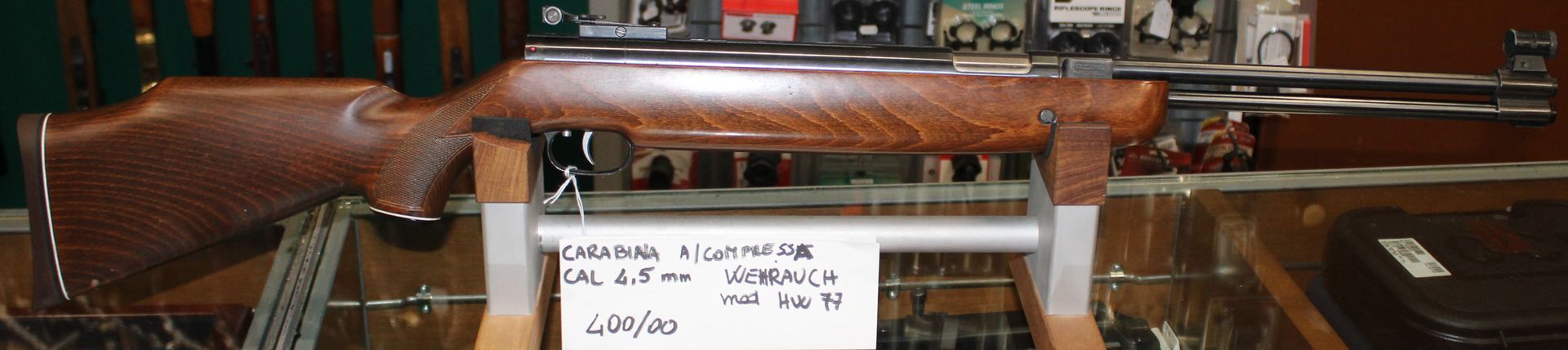 Carabina aria compressa Weihrauch calibro 4.5 mm modello HW 77.
Prezzo di 400,00€
