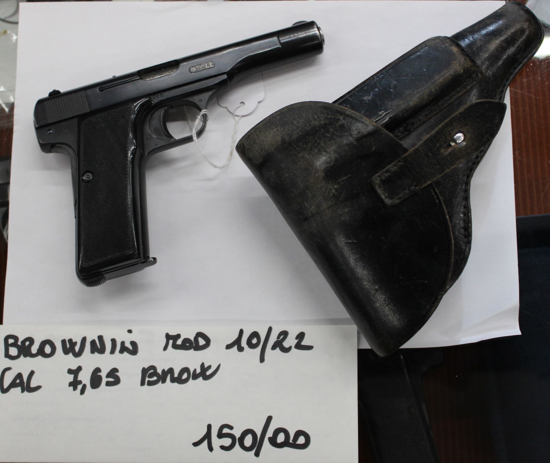 Pistola semiautomatica Browning modello 10/22 calibro 7.65 browning.
Prezzo di 150,00€