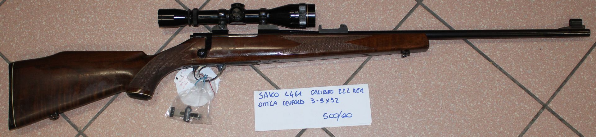 Carabina otturatore girevole calibro 222 REM ottica Leupold 3-9x32.
Prezzo di 500,00€