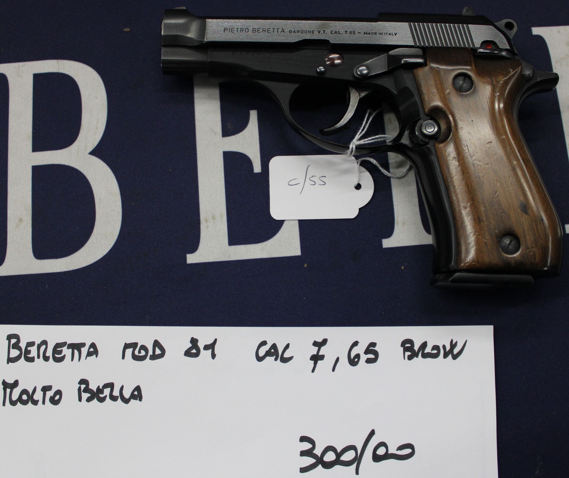 Pistola semiautomatica P.Beretta modello 81 calibro 7.65 browning.
Molto Bella!!!
Prezzo di 300,00€