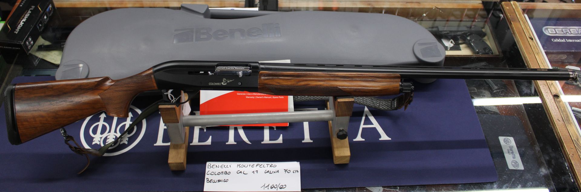 Fucile semiautomatico Benelli Montefeltro Colombo calibro 12 con canna da 70 centimetri mobil choke.
Prezzo di 1100,00€
