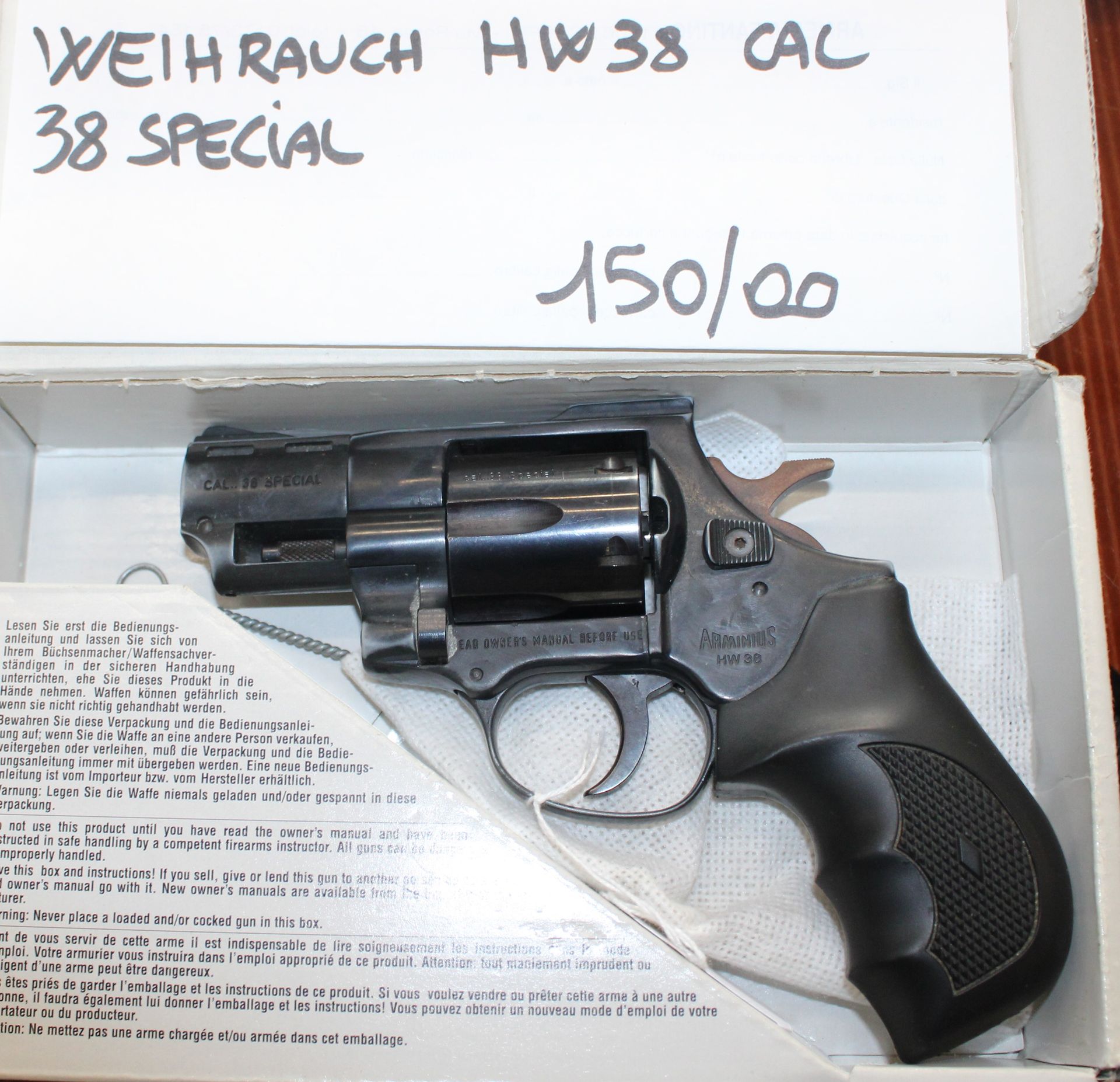 Rivoltella Weihrauch HW38 calibro 38 Special.
Prezzo a 150,00€
