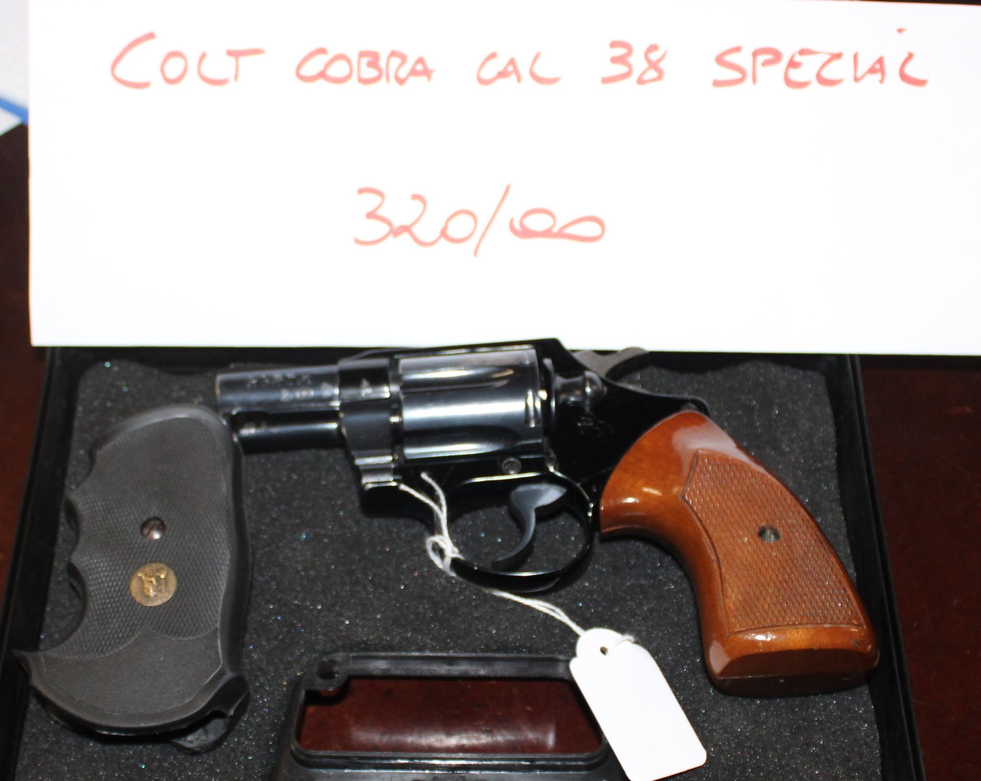Rivoltella Colt Cobra calibro 38 Special.
Prezzo di 320,00€