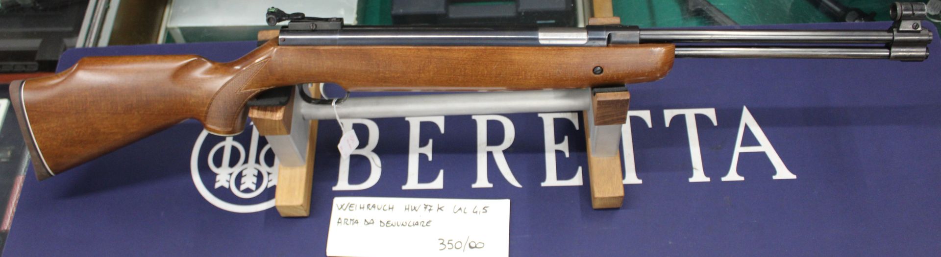 Carabina aria compressa Weihrauch modello HW77K calibro 4.5mm.
Arma da denunciare.
Prezzo di 350,00€