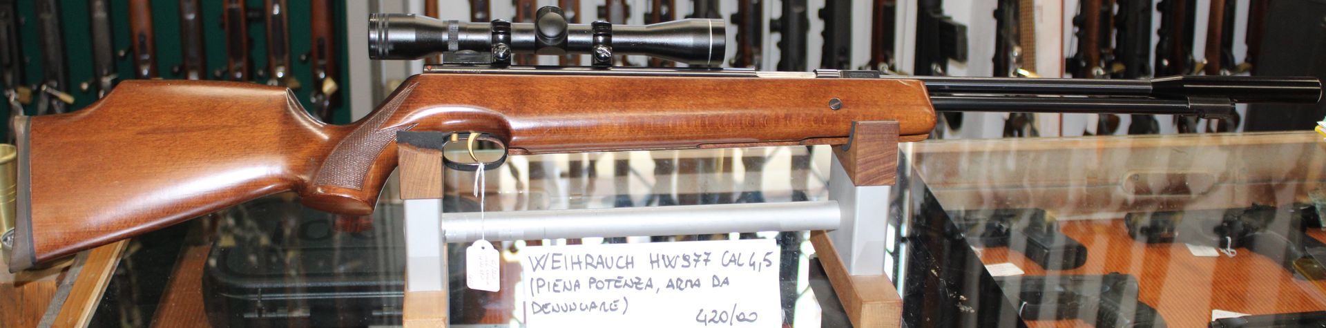 Carabina aria compressa HW977 calibro 4.5 mm, piena potenza, arma da denunciare.
Prezzo di 420,00€