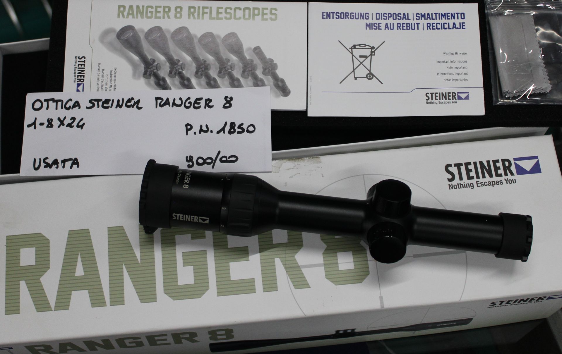 Ottica da battuta Steiner Ranger modello 8 ingrandimenti 1-8x24.
Usata. 
Prezzo di 900,00€
