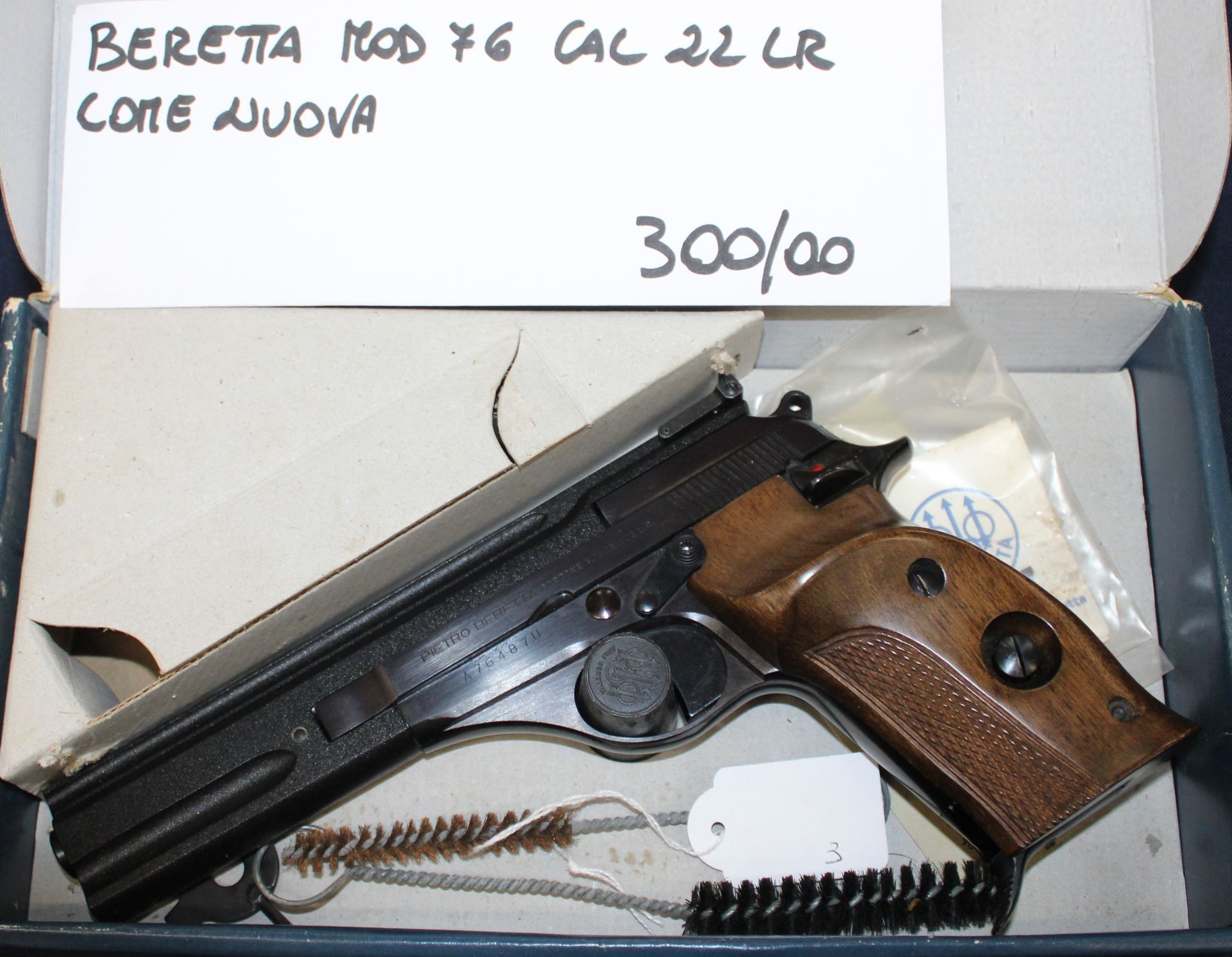 Pistola semiautomatica modello 76 calibro 22 l.r.
Come nuova.
Prezzo di 300,00€