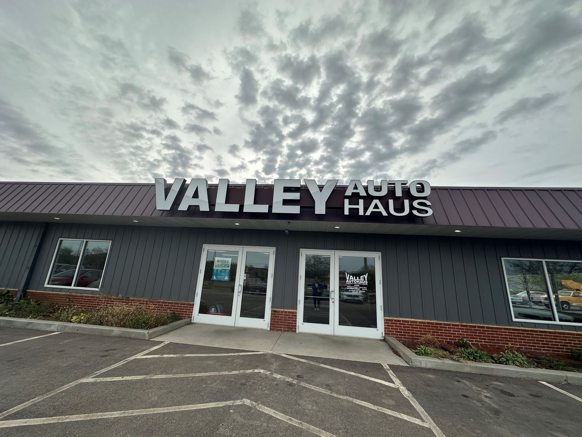 Inside Shop | Valley AutoHaus