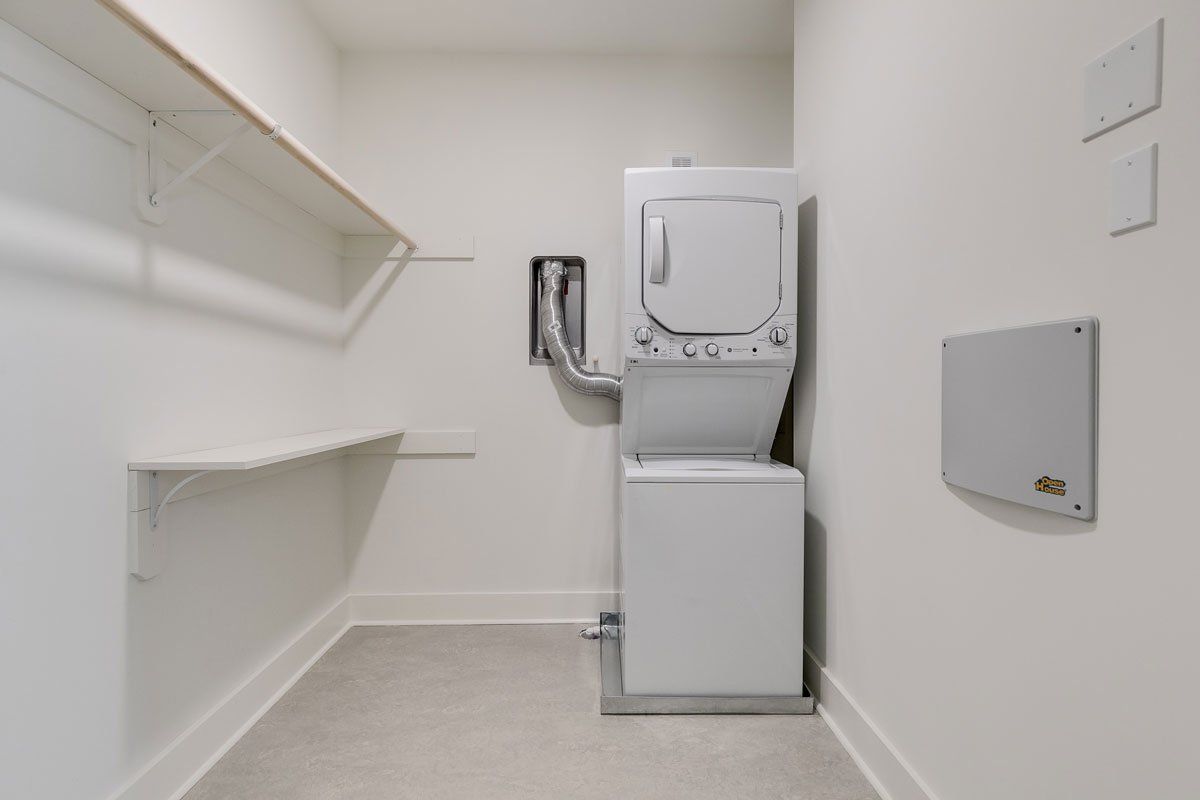 1004 Thompson Laundry Room