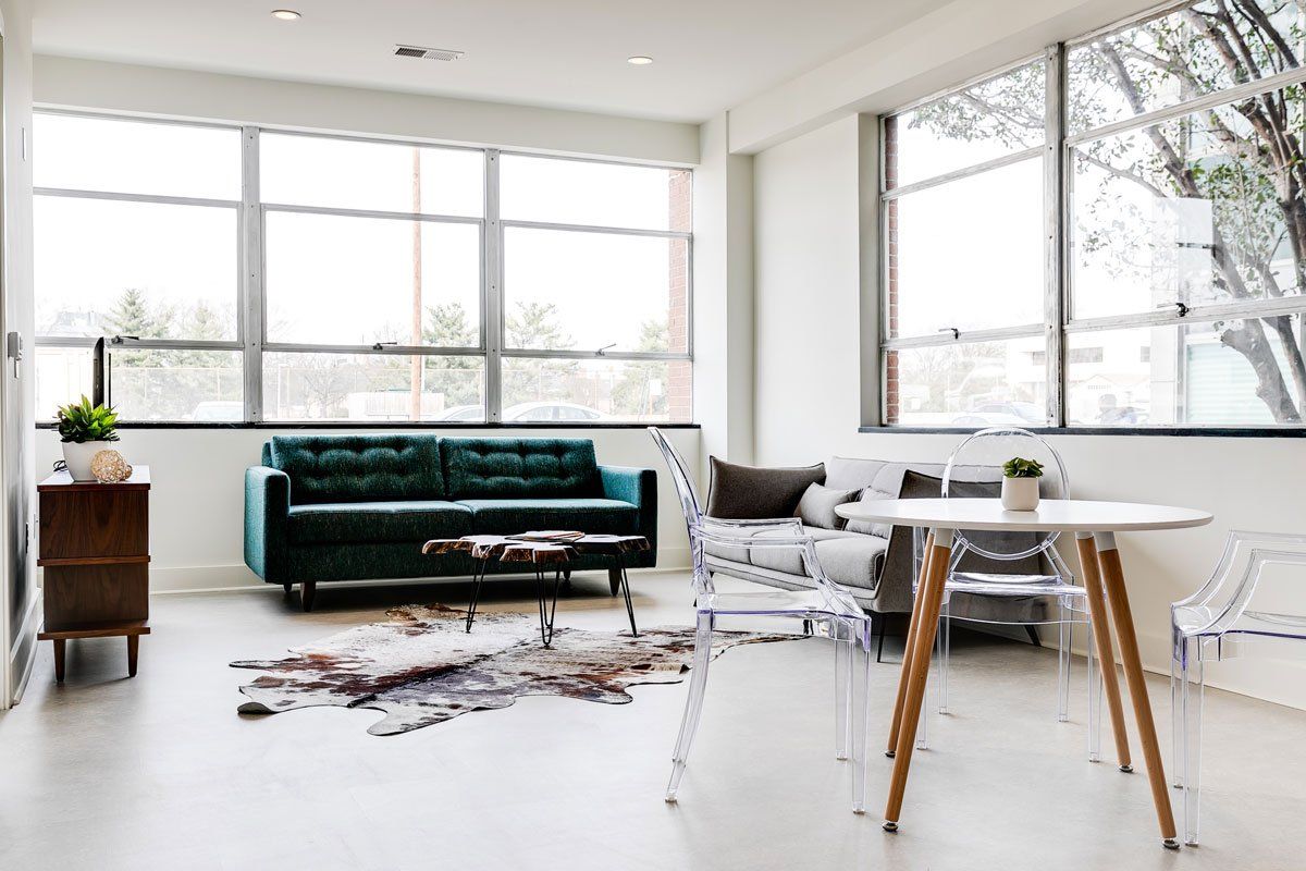 1004 Thompson Living Area