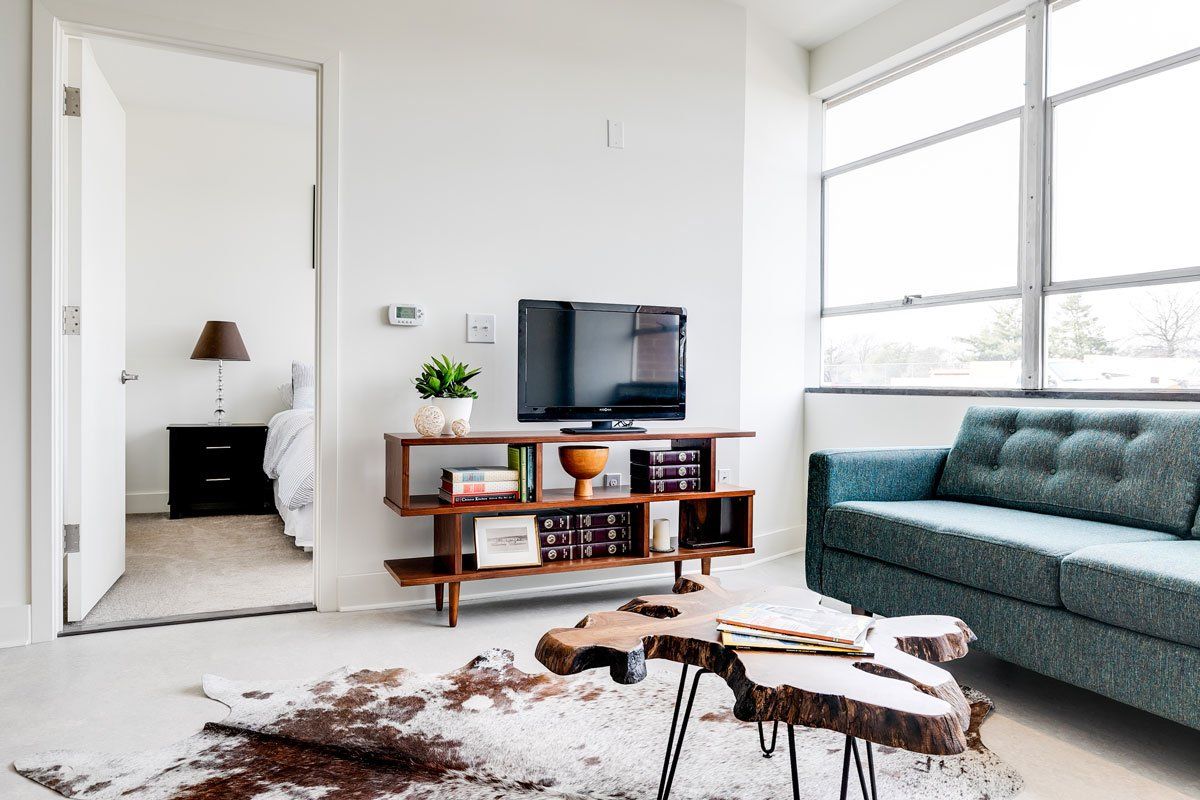 1004 Thompson Living Area