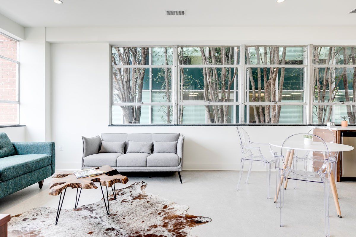 1004 Thompson Living Area