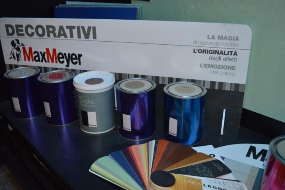 Vernici di vari colori