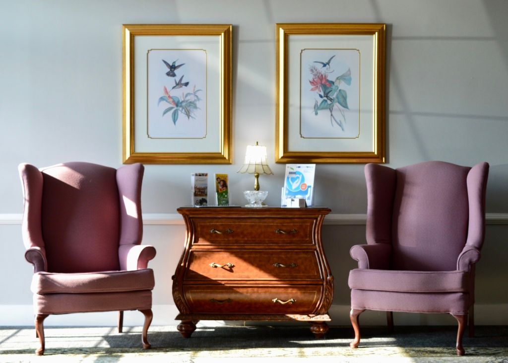 Waiting area of Eric MD Bell Funeral Home & Cremation Services in Pittsboro, IN. 