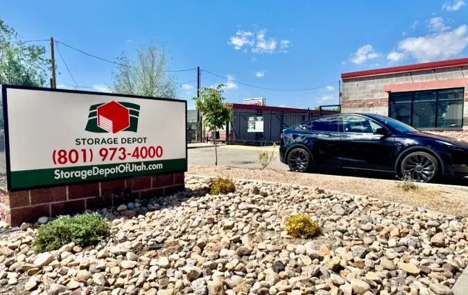 Facility Sign & Front Entrance