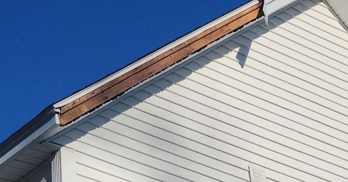 roof needing ridge repair