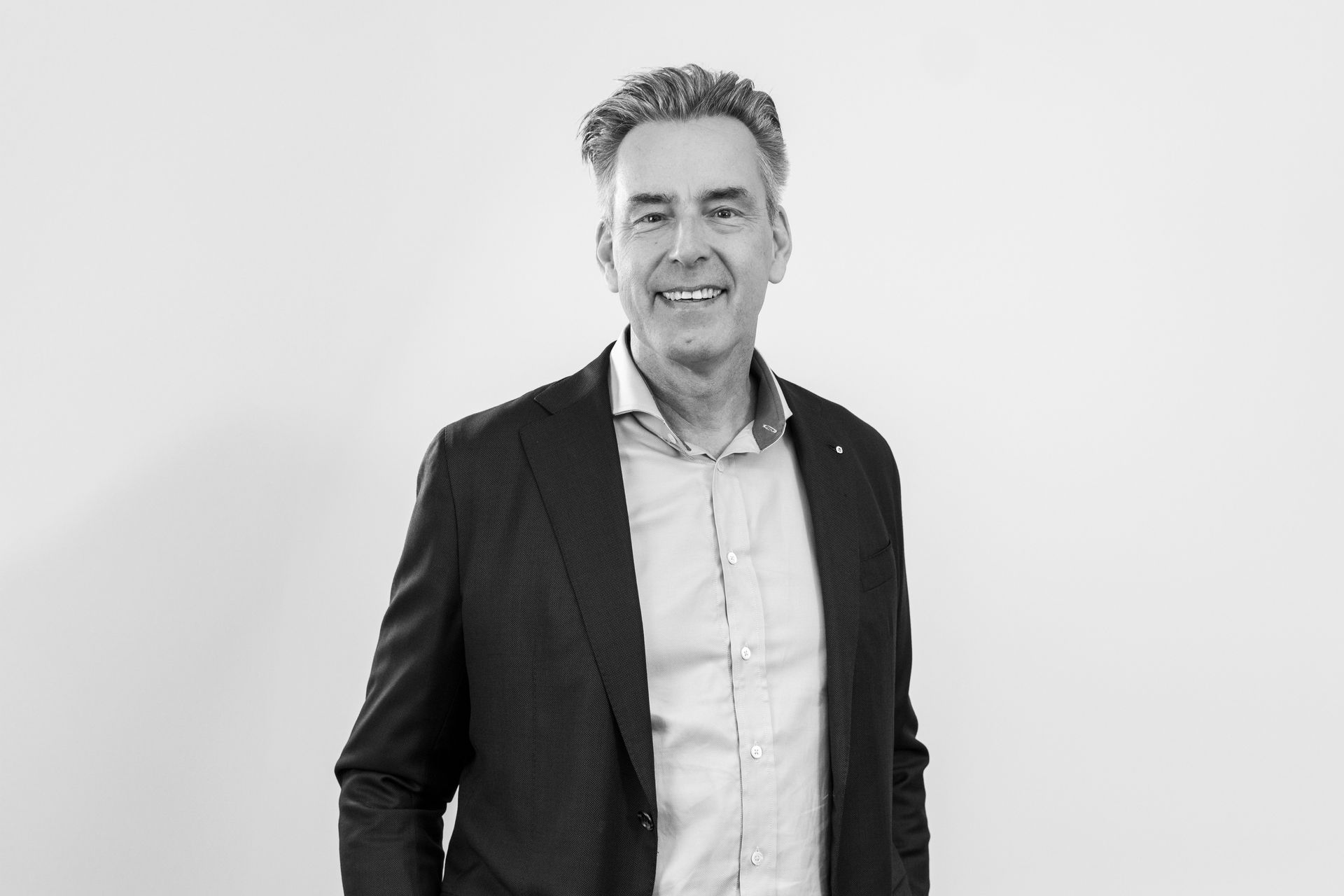 EIS Aschaffenburg Mitarbeit Michael Schöneich, der neue Geschäftsführer der EIS GC in schwarz weiß.