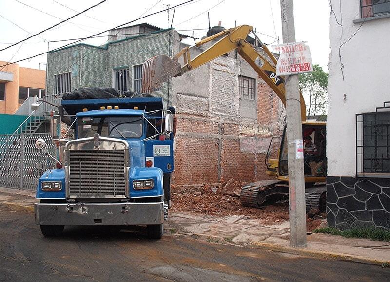 DEMOLICIONES Y EXCAVACIONES MALVAEZ 