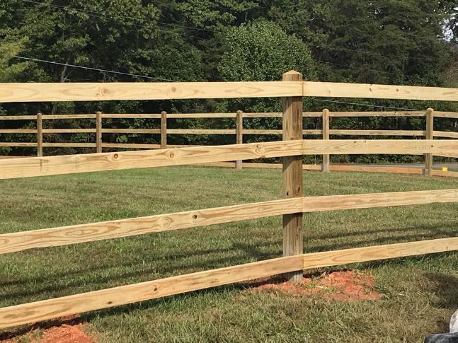 Wooden Oak Fence - Thomasville, NC - SP Custom Fencing & Custom Buildings