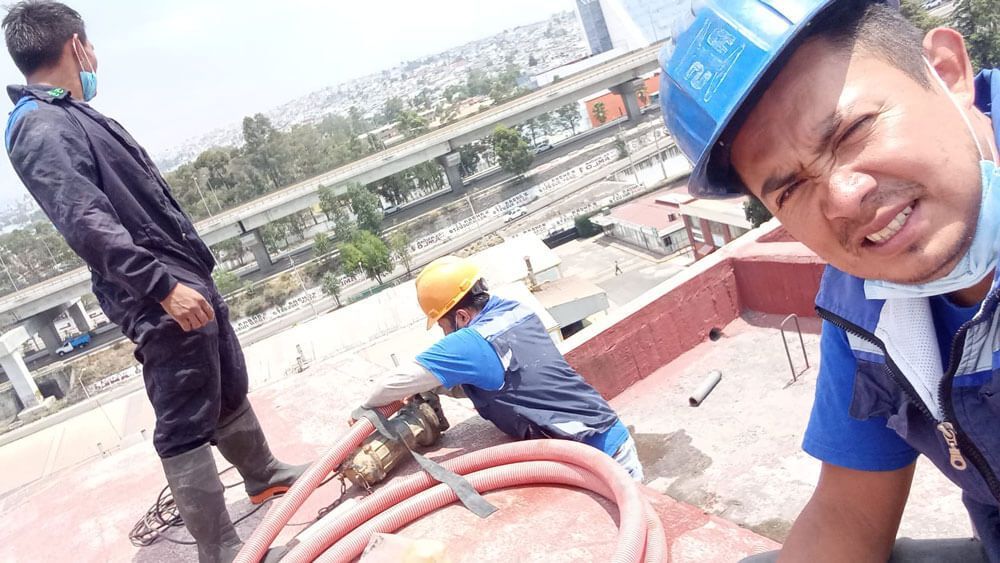 LAVA CISTERNAS Y PIPAS DE AGUA ASA   - 