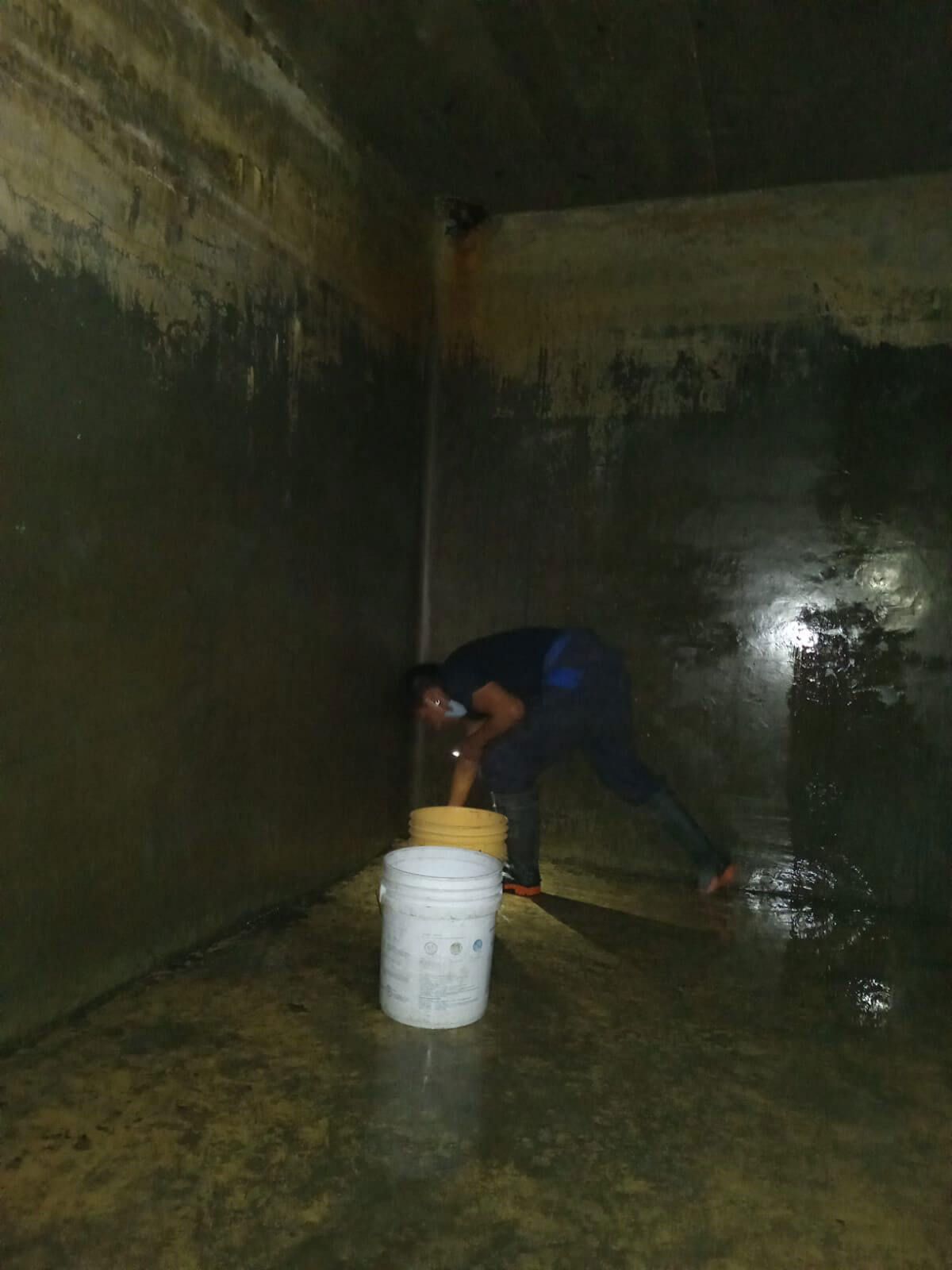 LAVA CISTERNAS Y PIPAS DE AGUA ASA   - 