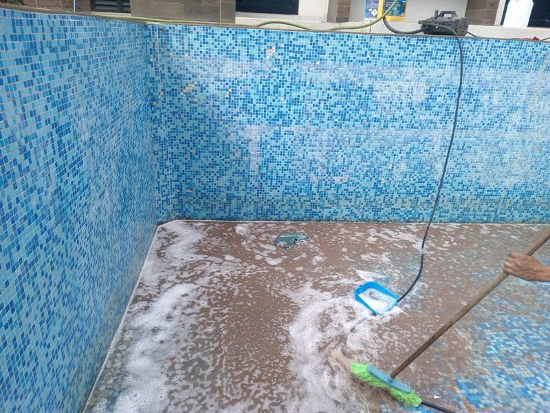 LAVA CISTERNAS Y PIPAS DE AGUA ASA   - 